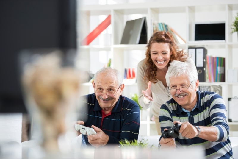 The Benefits of Joining Senior Social Clubs